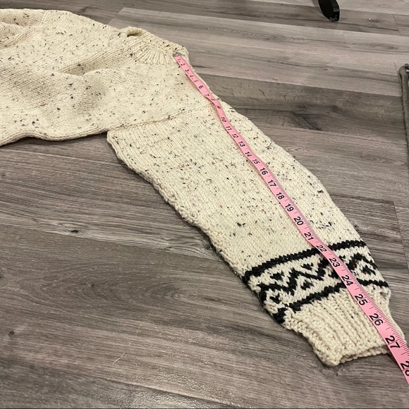 EUC Vintage Wool Sweater Pullover Handmaid Knit Size Large Over Size Tan - Picture 9 of 12